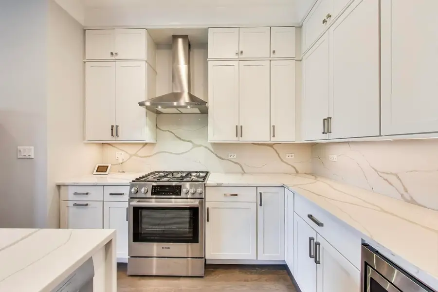 5748 N Hermitage Avenue #206, Chicago, IL 60660 - Image #2