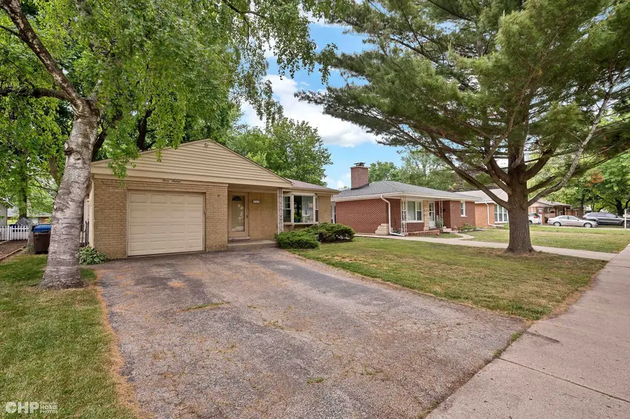 316 S Mount Prospect Road, Mount Prospect, IL 60056 - Image #3