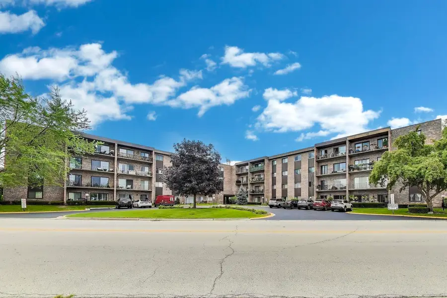 701 W Huntington Commons Road #418, Mount Prospect, IL 60056 - #2