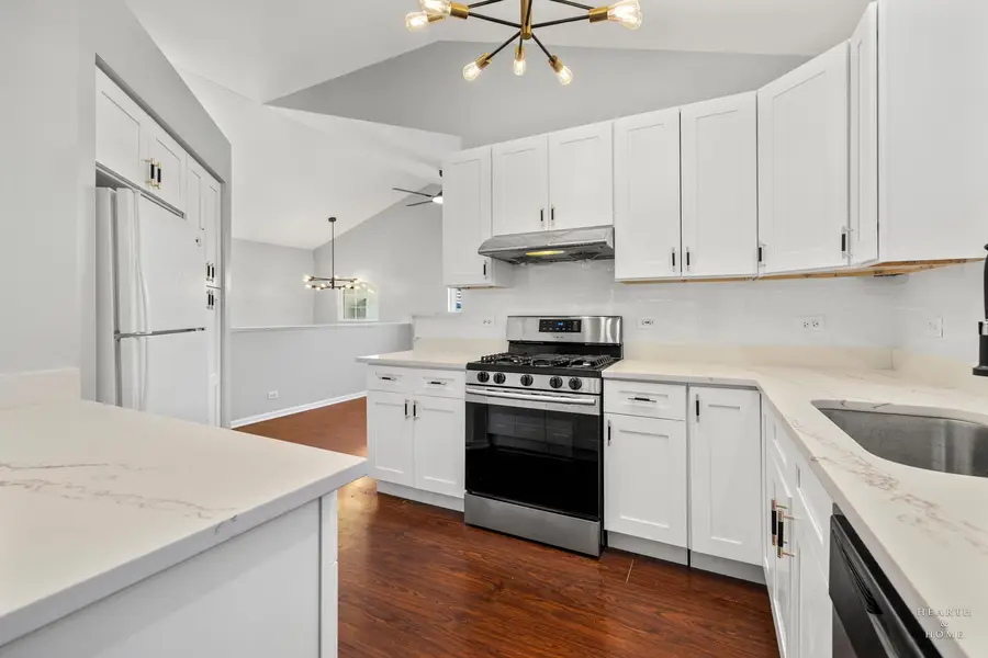 9521 Georgetown Lane, Crystal Lake, IL 60014 - Image #3