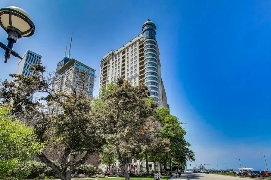 840 N Lake Shore Drive #2401, Chicago, IL 60611 - Image #2