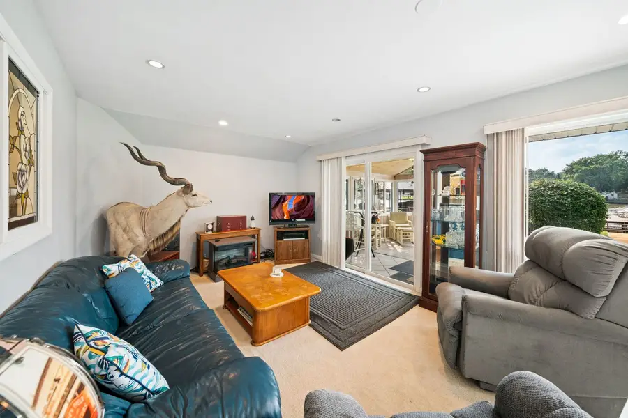 1515 N River Road, McHenry, IL 60051 - Image #3