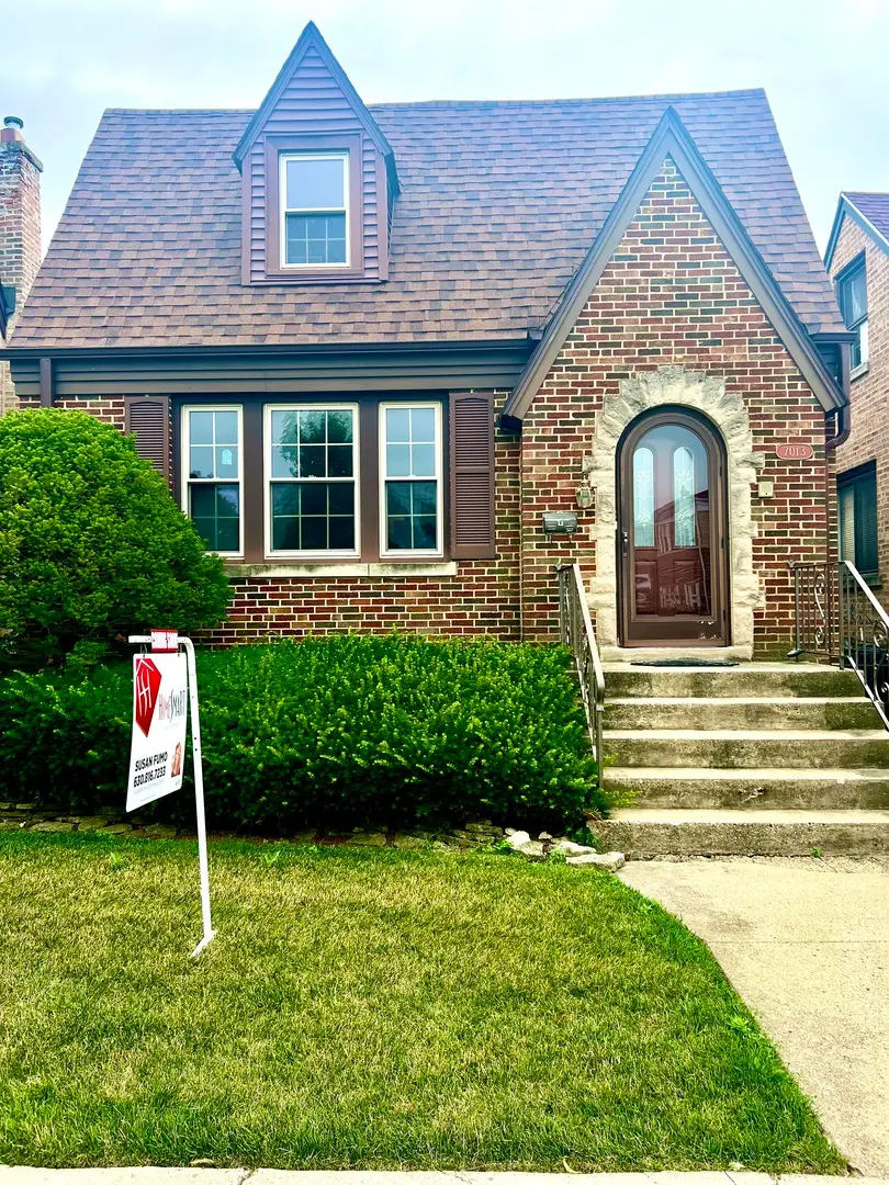 7013 W Cornelia Avenue, Chicago, IL 60634 - Image #1