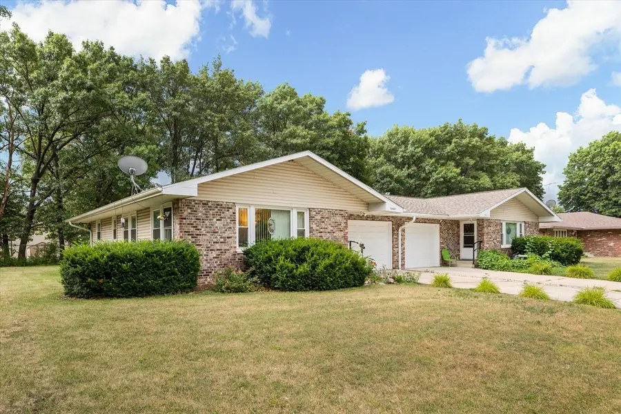 1009/1011 Dupont Avenue, Morris, IL 60450 - Image #3