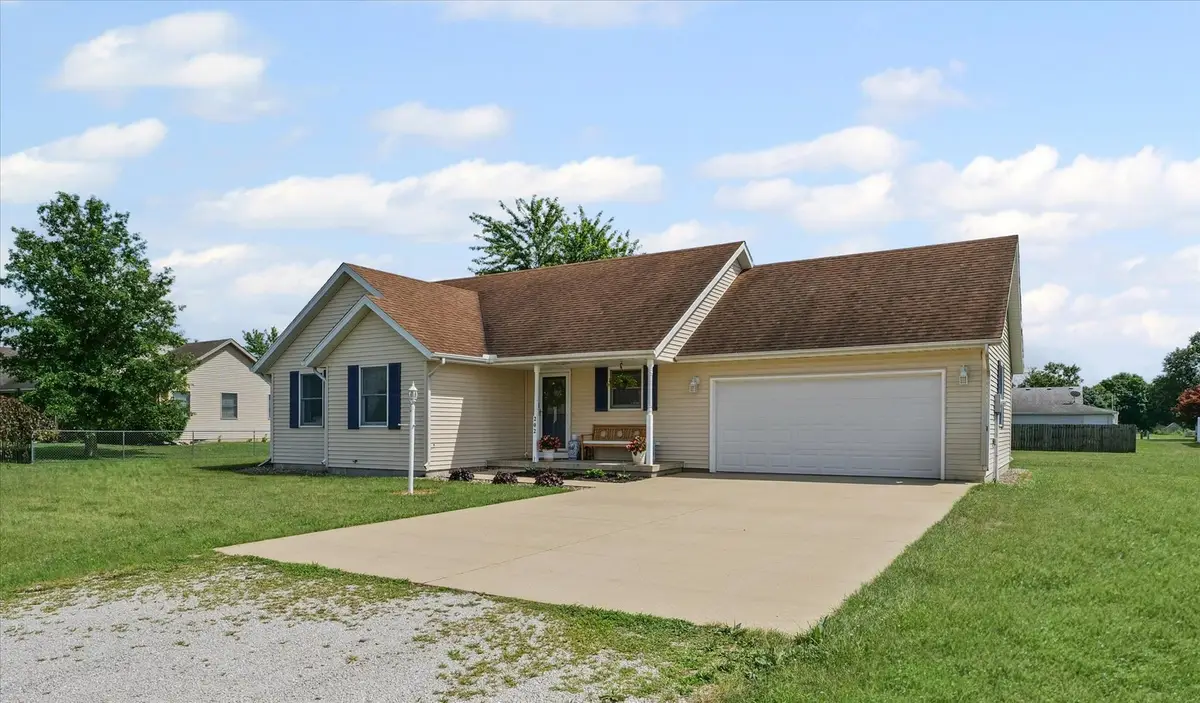 202 Hawks Lane, Broadlands, IL 61816 - Image #1