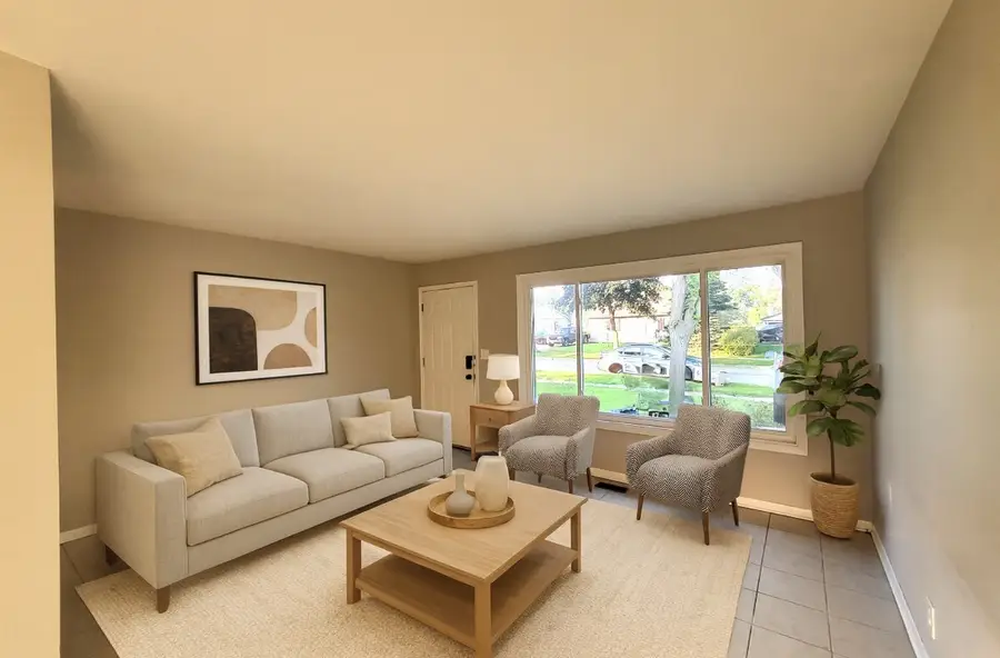 120 S Chestnut Drive, Streamwood, IL 60107 - Image #3