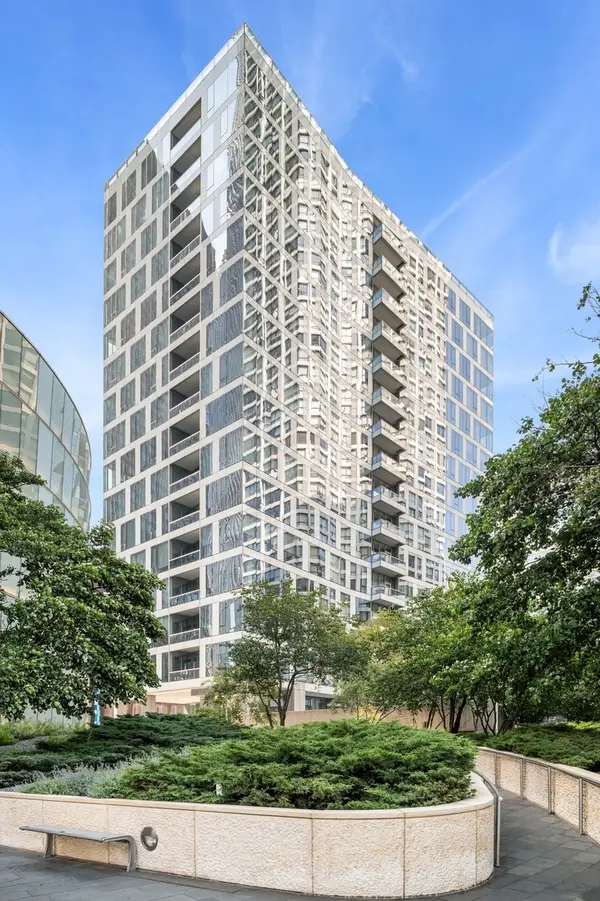 403 N Wabash Avenue #8A, Chicago, IL 60611