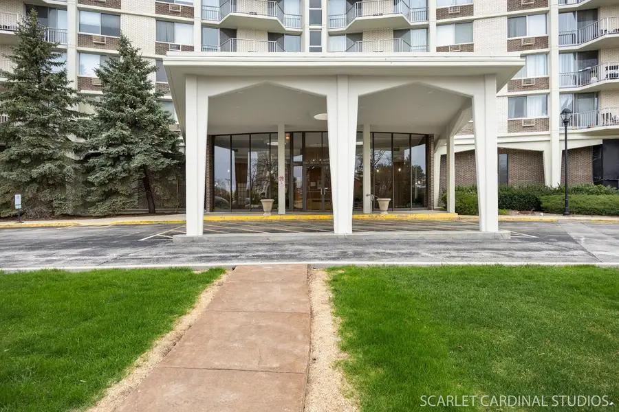 40 N Tower Road #11E, Oak Brook, IL 60523 - Image #2
