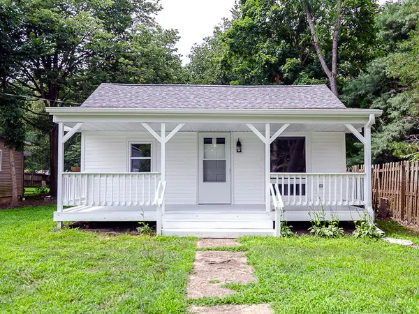 1030 N Walnut Street, Monticello, IL 61856