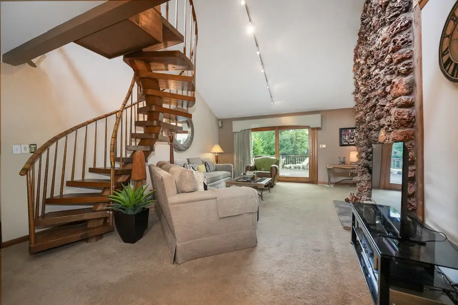 42W697 Bridle Court, Saint Charles, IL 60175 - Image #2