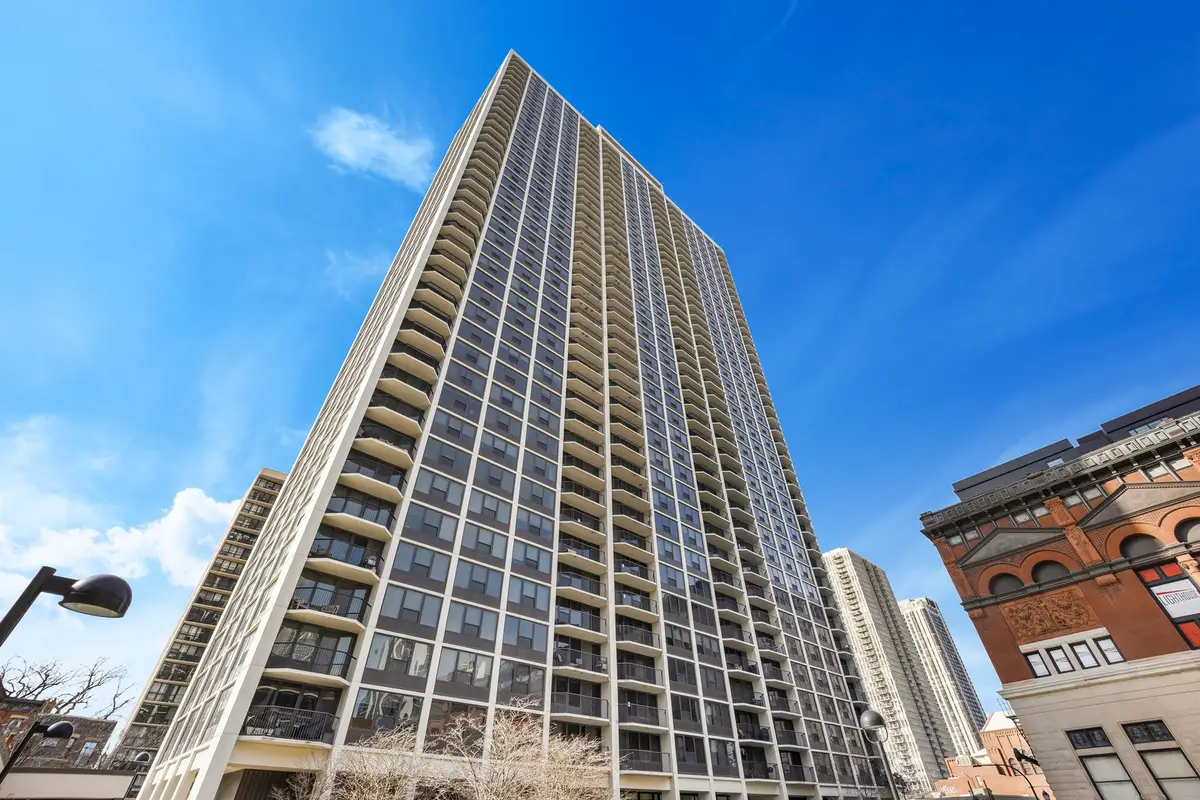 1560 N Sandburg Terrace #4109J, Chicago, IL 60610 - Image #1