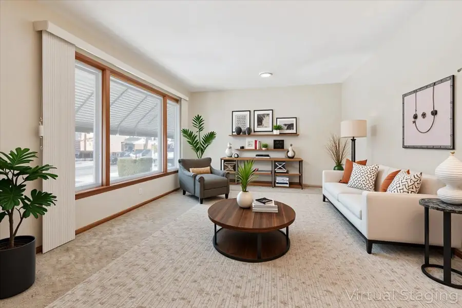 439 N Manchester Drive, Chicago Heights, IL 60411 - Image #2