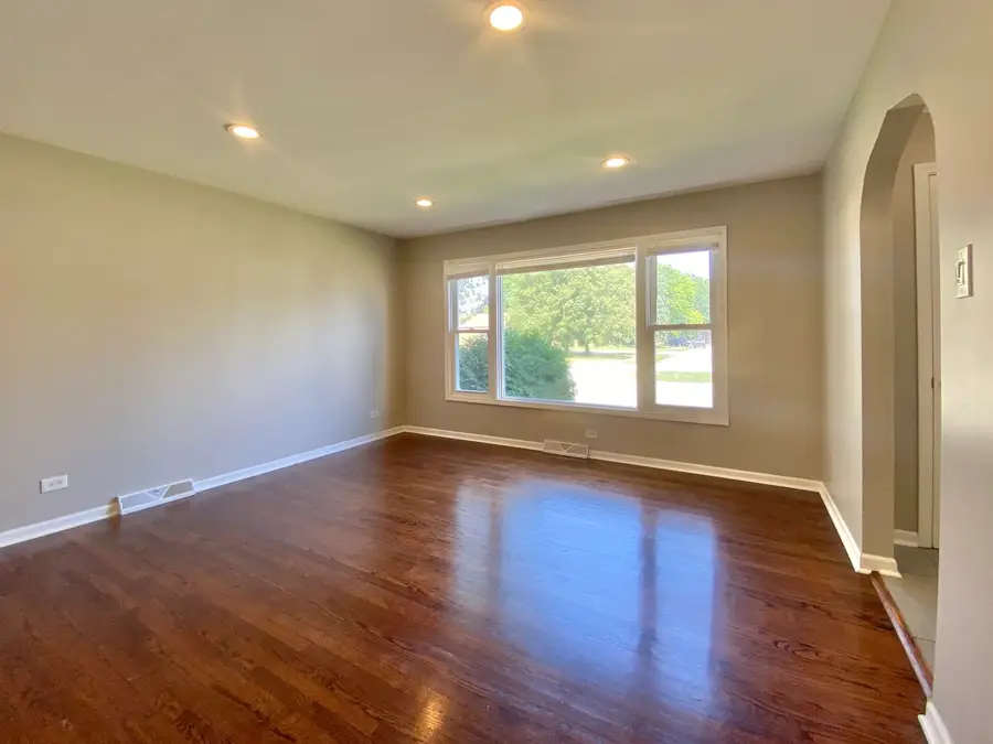 618 E 159th Place, South Holland, IL 60473 - Image #3