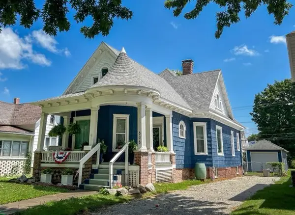 606 N Center Street, Clinton, IL 61727