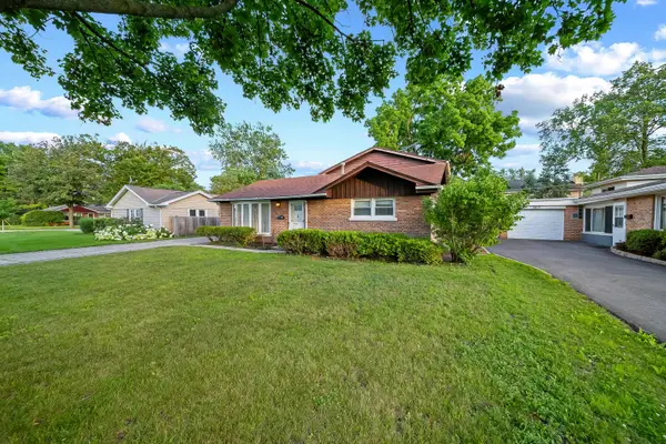 2409 Center Avenue, Northbrook, IL 60062