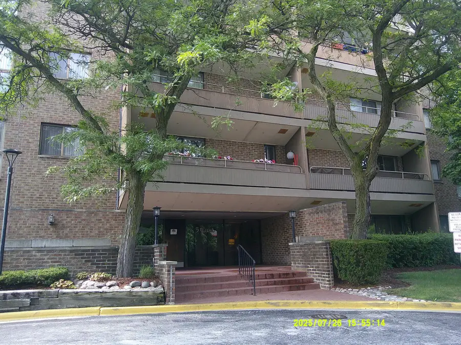 5 E Carriageway Drive #210, Hazel Crest, IL 60429 - Image #2