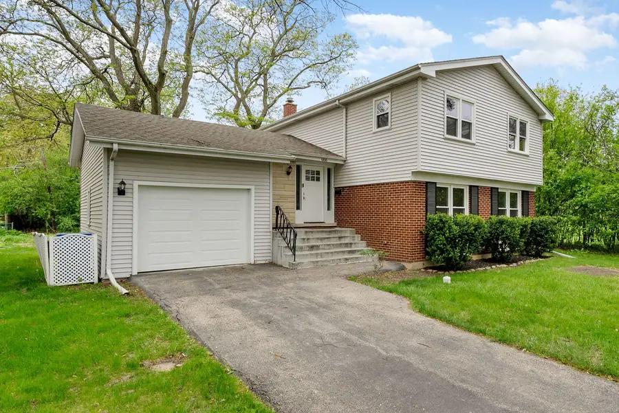666 Barberry Road, Highland Park, IL 60035 - Image #2