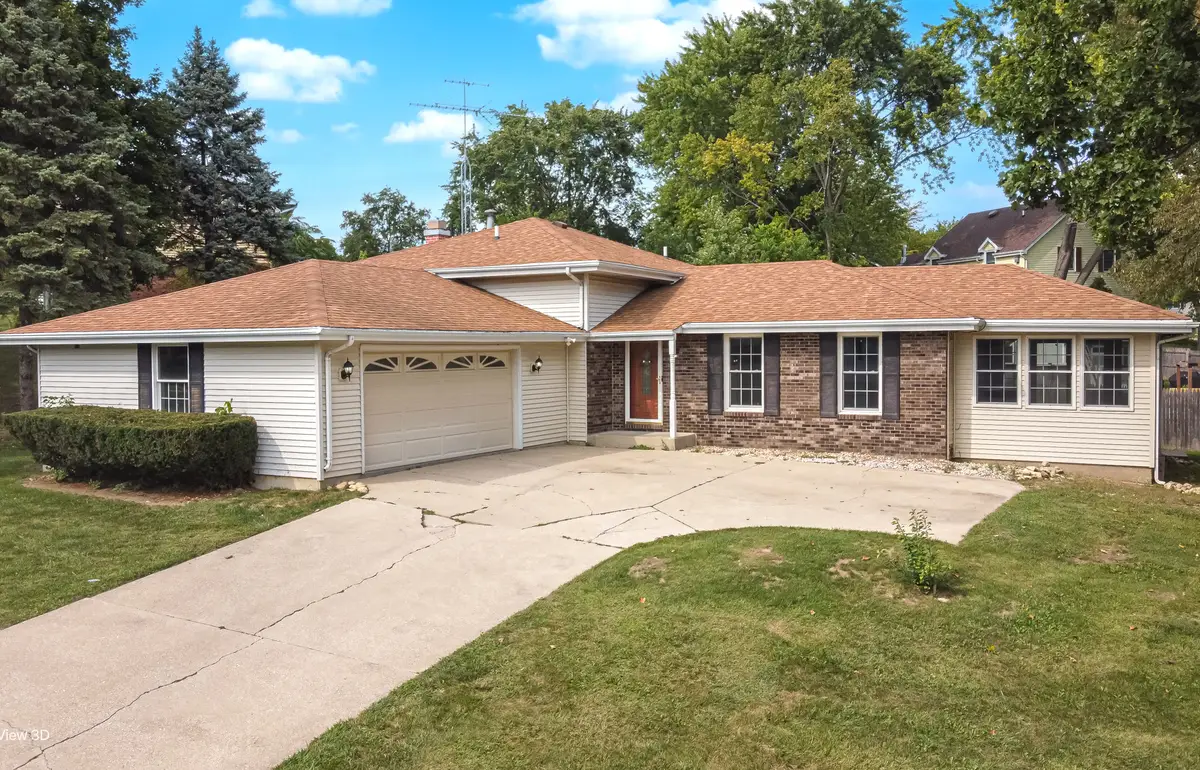 102 Hickory Lane, Morris, IL 60450 - Image #1