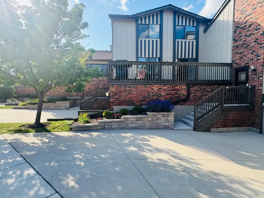 40 Portwine Road, Willowbrook, IL 60527 - Image #2