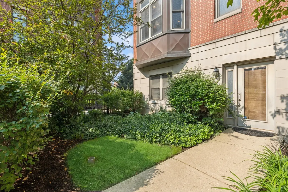 743 W 15th Street, Chicago, IL 60607 - Image #1