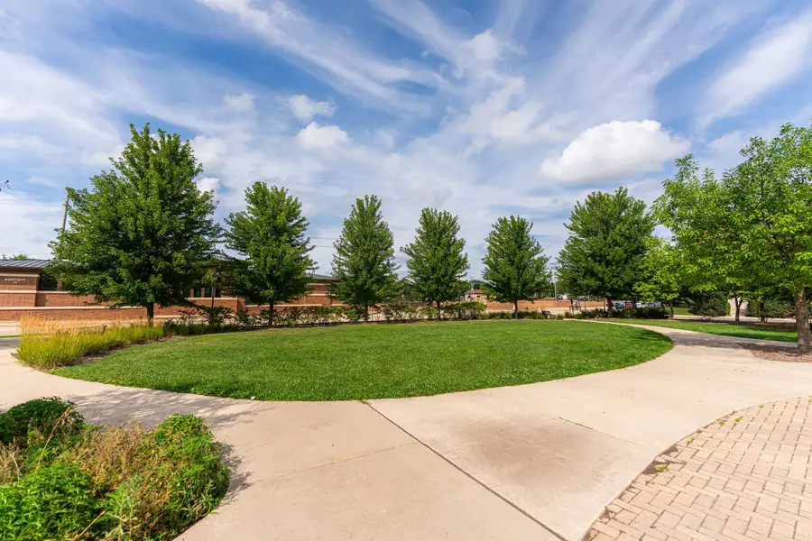 119 E Railroad Avenue, Bartlett, IL 60103 - Image #3