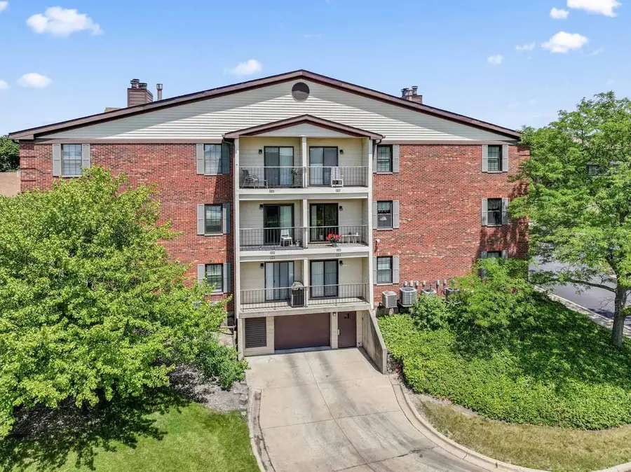 671 Hapsfield Lane #105, Buffalo Grove, IL 60089 - #3