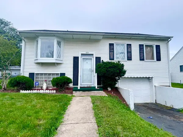 424 Mark Avenue, Glendale Heights, IL 60139