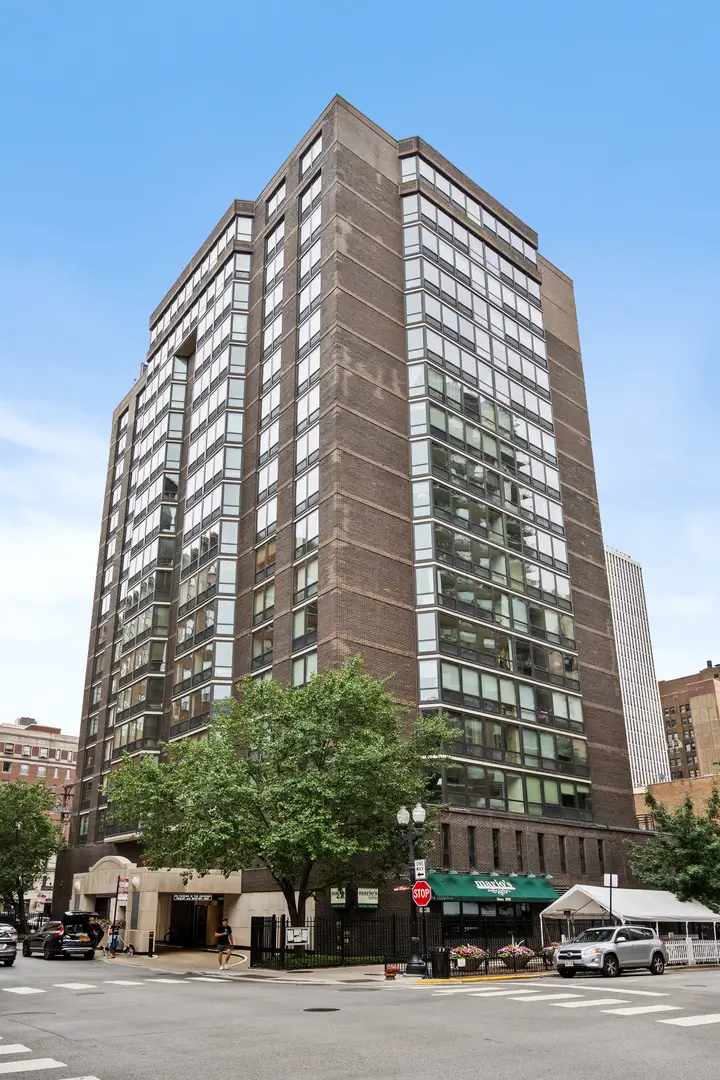 21 W Goethe Street #16E, Chicago, IL 60610 - Image #1
