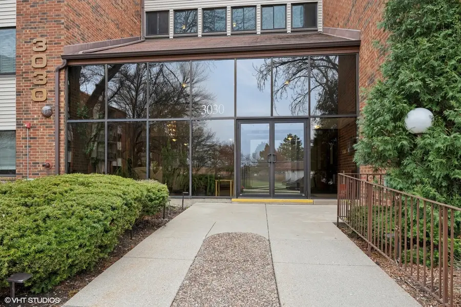 3030 Pheasant Creek Drive #207, Northbrook, IL 60062 - Image #2