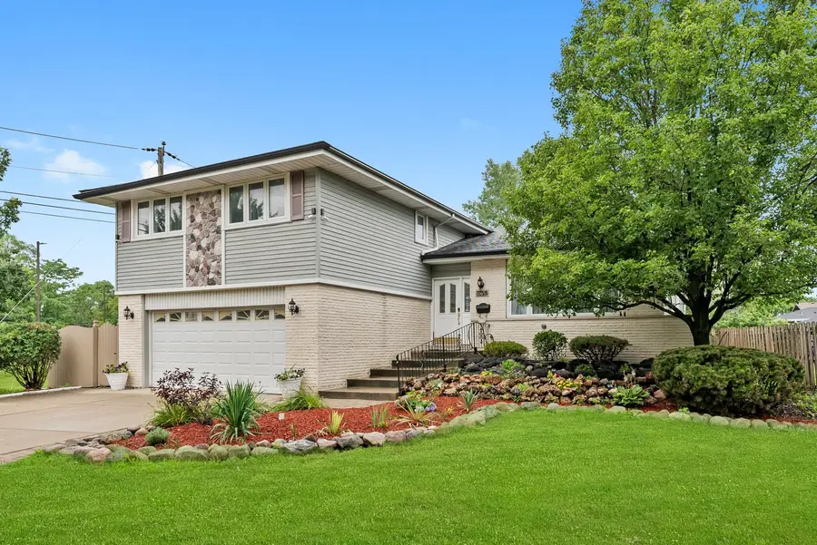 10652 Laramie Avenue, Oak Lawn, IL 60453 - Image #3