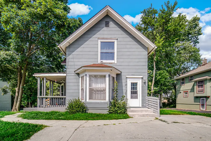 518 Raymond Street, Elgin, IL 60120 - Image #2