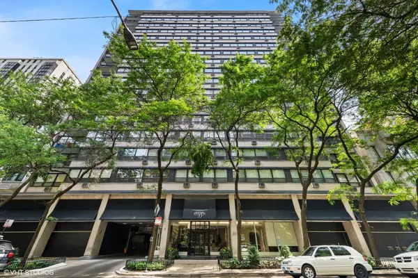 33 E Cedar Street #8H, Chicago, IL 60611