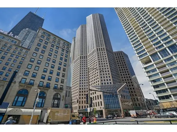 950 N Michigan Avenue #4003, Chicago, IL 60611