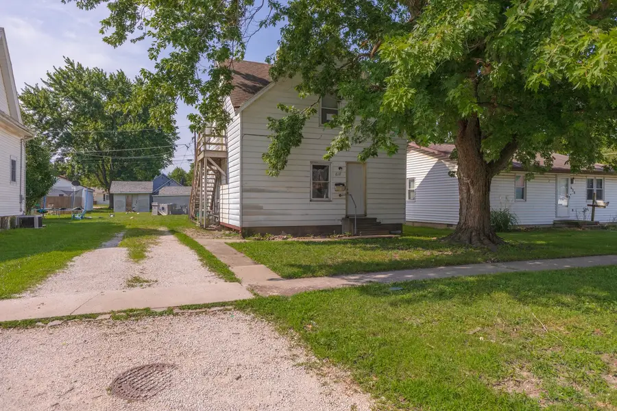 618 W Sherman Avenue, Pontiac, IL 61764 - Image #2