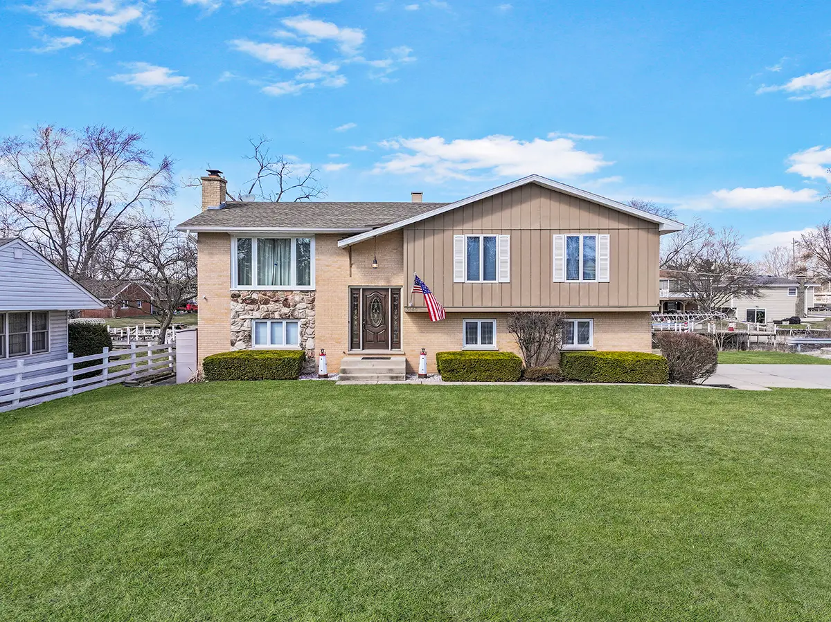 3000 Miller Drive, McHenry, IL 60050 - Image #1