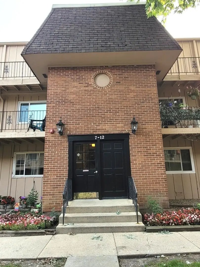 2402 Algonquin Road #9, Rolling Meadows, IL 60008 - Image #2