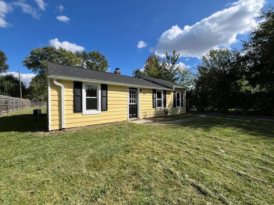 836 S Sumner Avenue, Aurora, IL 60505 - Image #2