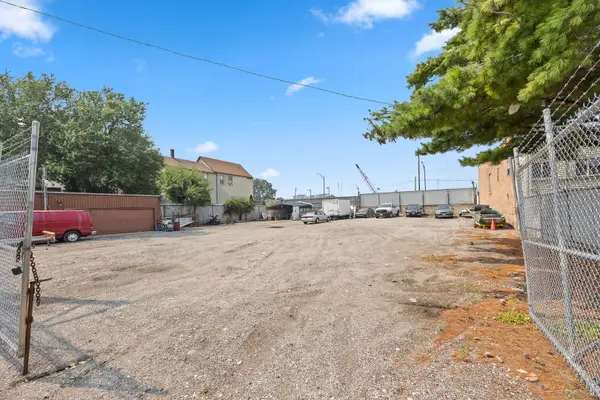 9375 S Ewing Avenue, Chicago, IL 60617