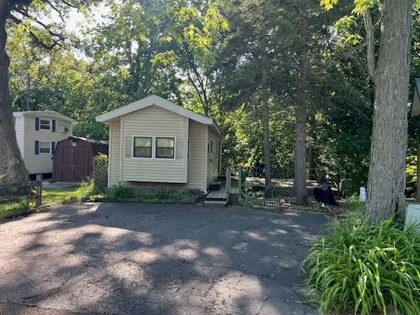 2795 E 28th Lot 235 Road, Seneca, IL 61360