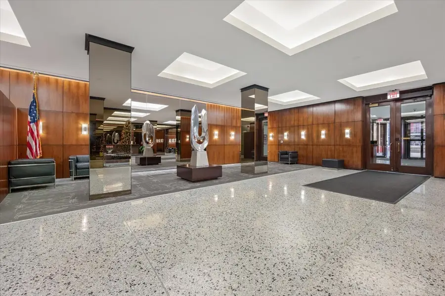 535 N Michigan Avenue #1103, Chicago, IL 60611 - Image #2