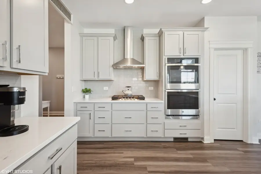 16332 S Forest Edge Drive, Plainfield, IL 60586 - Image #3