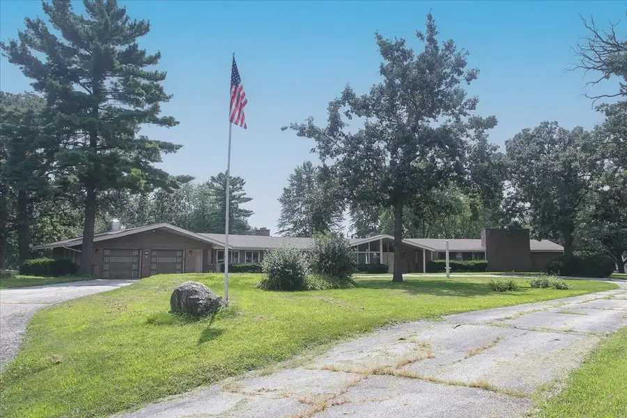 701 W Stearns Road, Bartlett, IL 60103 - Image #2