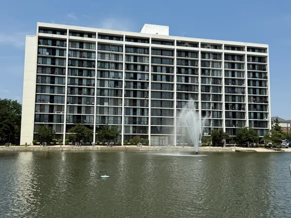 2005 S Finley Road #1107, Lombard, IL 60148