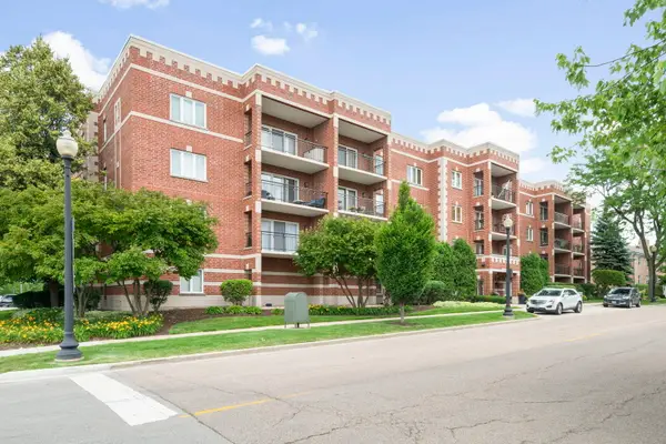 100 N Gary Avenue N #304, Wheaton, IL 60187