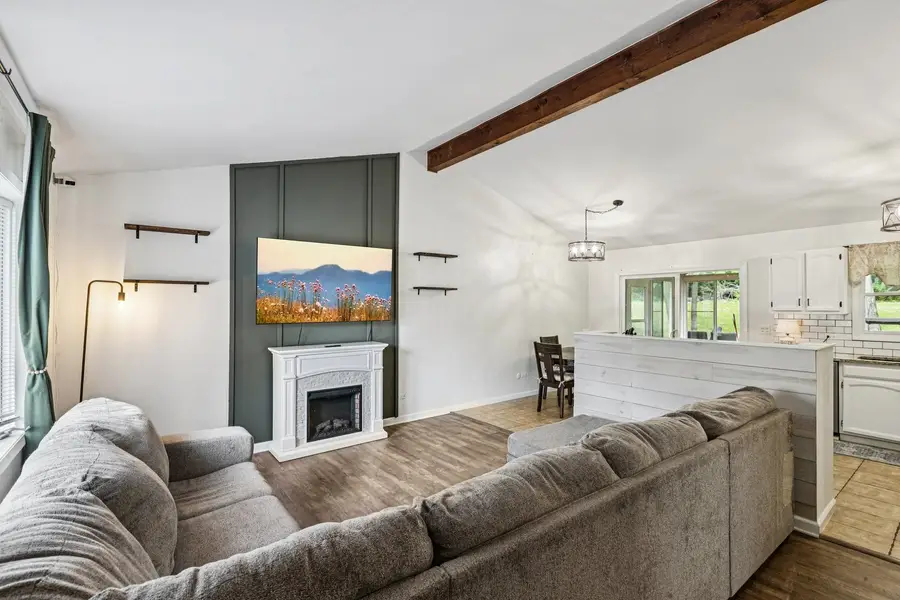 710 Greenbriar Lane, Lindenhurst, IL 60046 - Image #3