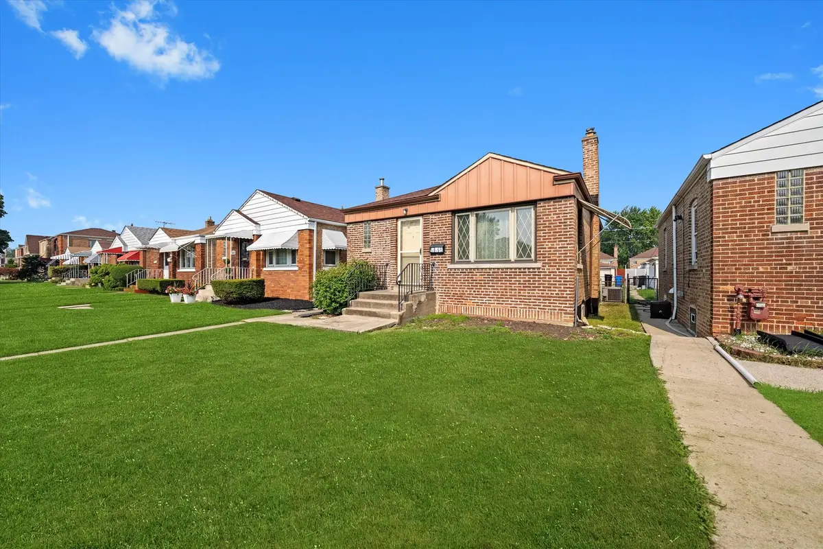 5551 S Kenneth Avenue, Chicago, IL 60629 - Image #1