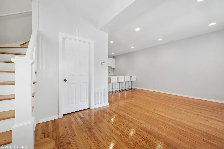 1047 N Kedvale Avenue, Chicago, IL 60651 - Image #2