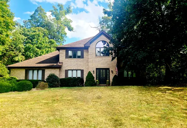 5N461 Hidden Springs Drive, St. Charles, IL 60175