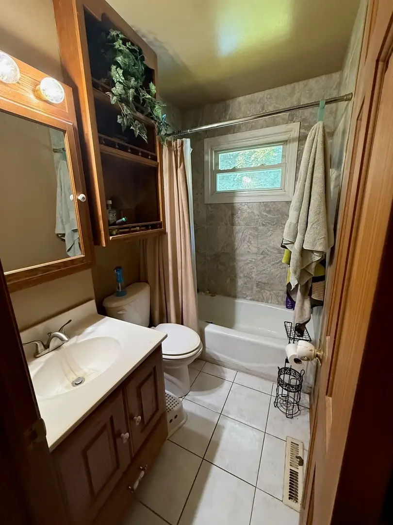 242 Thompson Avenue, Winthrop Harbor, IL 60096 - Image #3