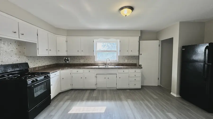 15741 Finch Avenue, Harvey, IL 60426 - Image #3